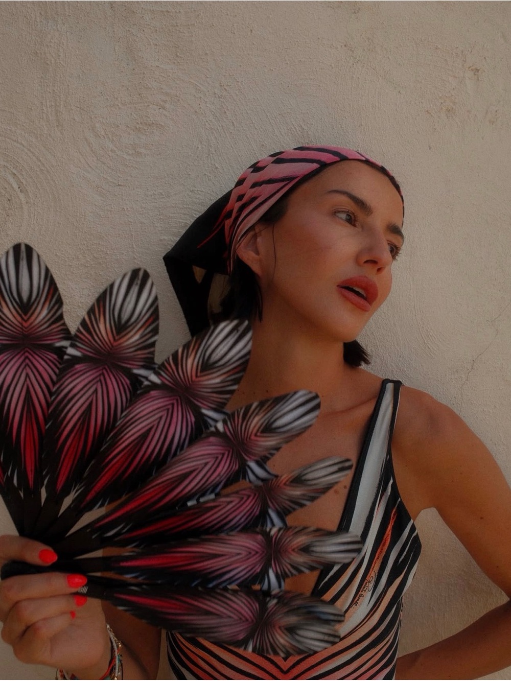 Roberto Cavalli Ray of Paradise Handheld Fan 2026 - Picture 4 of 6